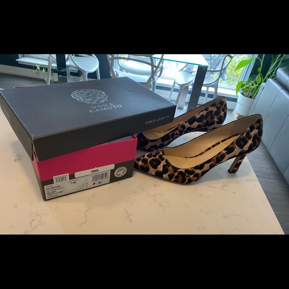 Brand new, stunning animal-print Vince Camuto heels! - Picture 10 of 10